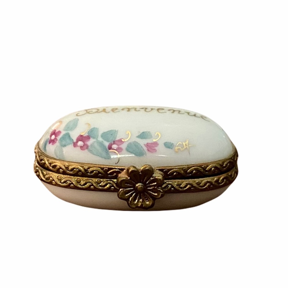 Sold//Bienvenue Limoge Trinket Box, Authentic, Hand Painted Limoge Trinket Box - Picture 1 of 7